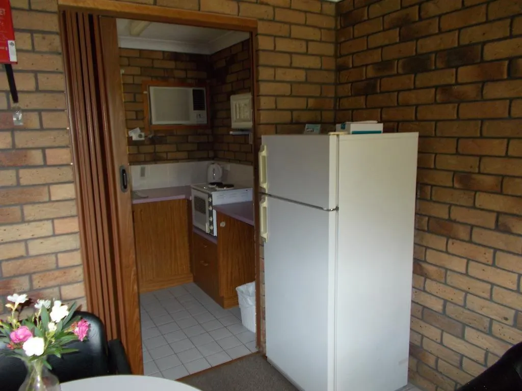 Oakey Park House Motor Inn Motel