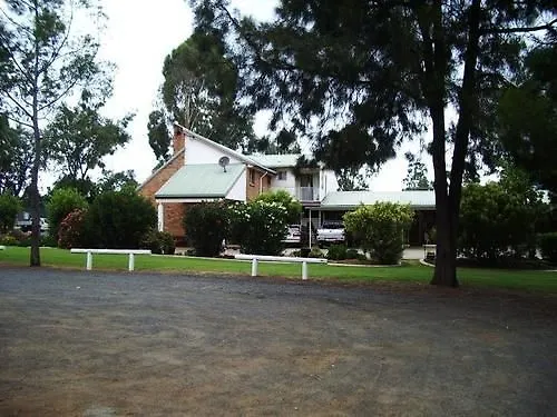 Oakey Park House Motor Inn