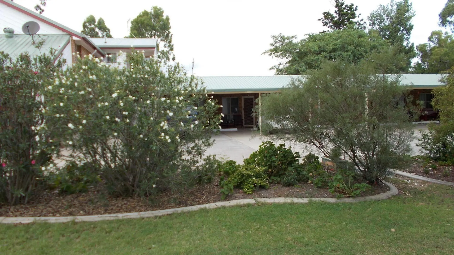 Oakey Park House Motor Inn Australia